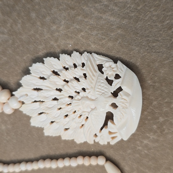 Vintage Carved Peacock Beaded Necklace - Picture 7 of 8